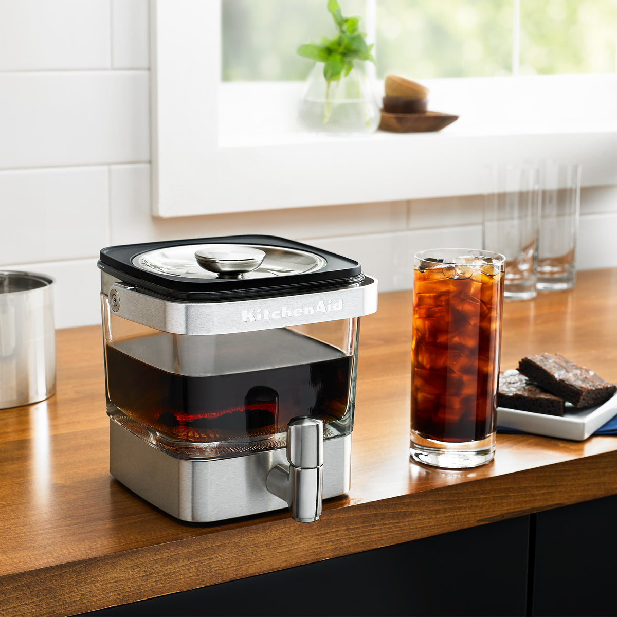 New Kitchenaid Cold Brew Coffee Maker Makes Home Brewing A Breeze