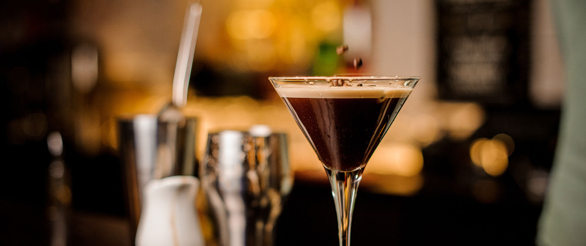 https://www.wholelattelove.com/cdn/shop/articles/TallHeader-1900x800-Blog-EspressoMartini.jpg?v=1552400361&width=1900