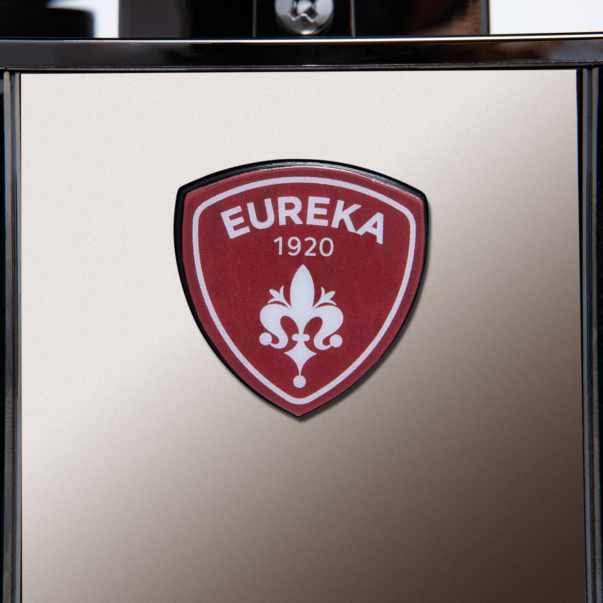 Eureka Mignon Specialita black chrome eureka logo || Chrome