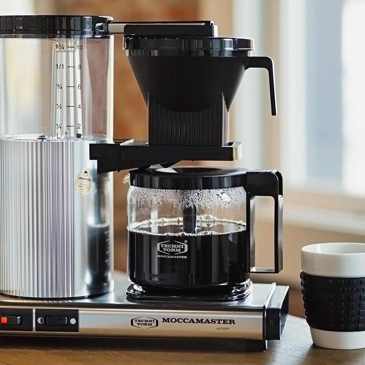 Moccamaster Coffee Maker Review: A Stylish Pour-Over Coffee Maker